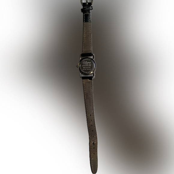 Disney Vintage Mickey Mouse Watch #MC0229 Black Leather Silver - Picture 2 of 2